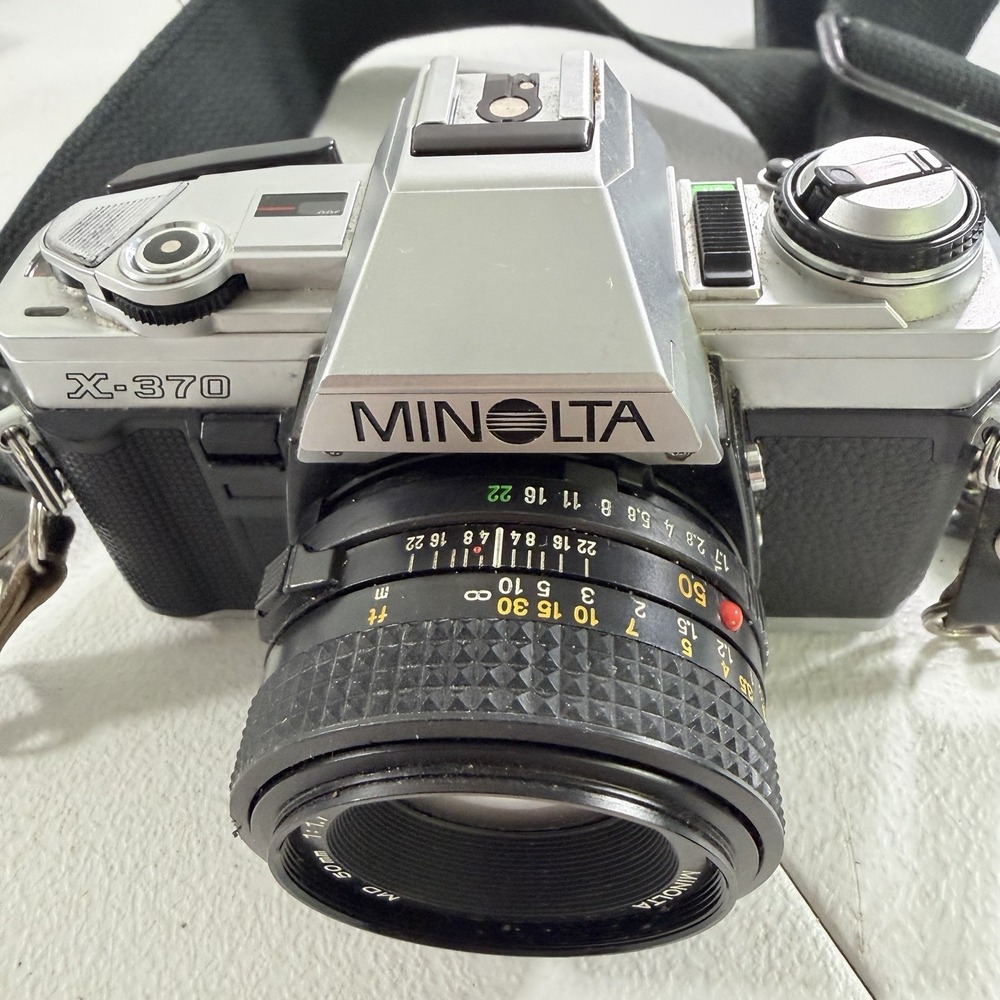 Minolta X-370 35mm SLR Film Camera W/ Lenses Flash Winder ALL UNTESTED AS IS - Picture 6 of 16